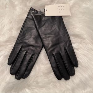 A New Day 3M thinsulate lined gloves in black.  M/L.  Brand new.  Touch …